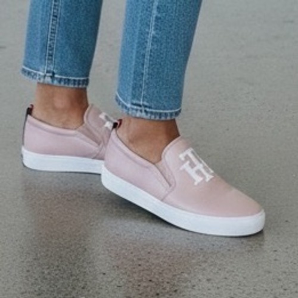 Tommy Hilfiger Womens Lucey Blush Pink Slip On‎ Sneakers Monogram Logo 7.5M